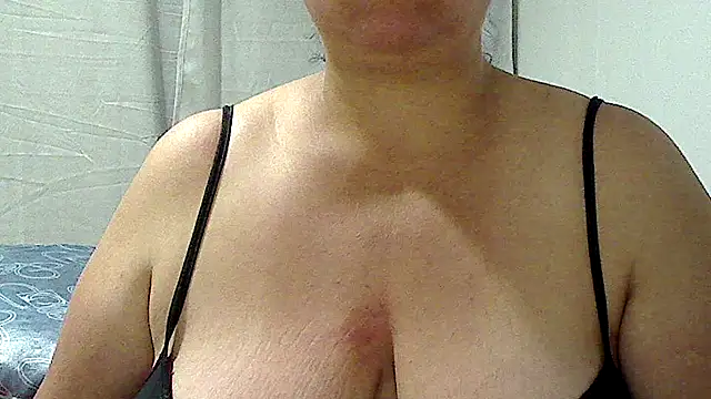 luciana69hot online show from October 24, 2025, 3:08 pm