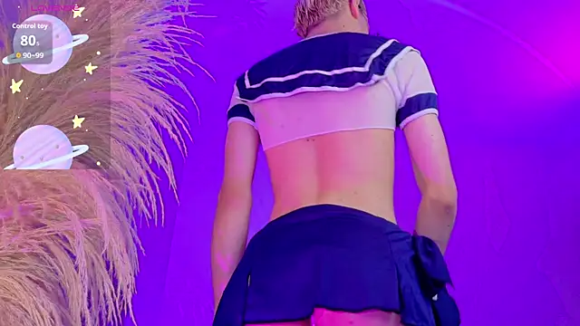 liiamluna  online show from January 13, 2026, 5:24 am