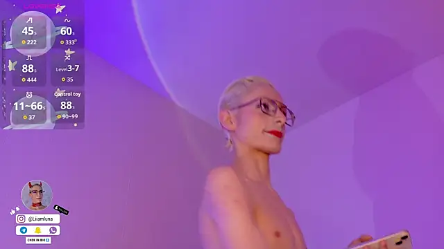 liiamluna  online show from May 13, 2026, 11:07 am