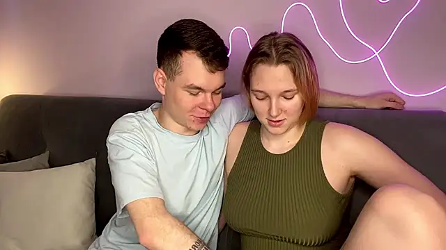 julielourens online show from November 9, 2025, 8:12 am