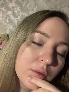 hotsteacher online show from November 15, 2025, 2:20 am