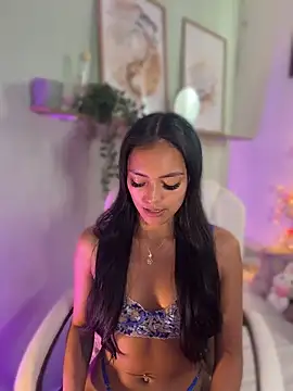 im-isabella online show from May 5, 2026, 9:01 pm