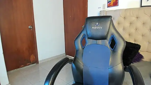 VeronicaBrun online show from September 25, 2025, 8:12 pm