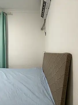 uulove521 online show from October 9, 2025, 2:48 pm