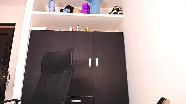 Snapshot of Joan_silva chatting on April 25, 2026, 8:17 pm Joan silva online show from April 25, 2026, 8:17 pm