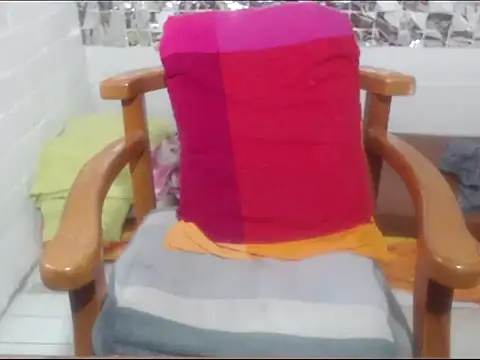 rose-crystal online show from February 16, 2026, 11:01 pm