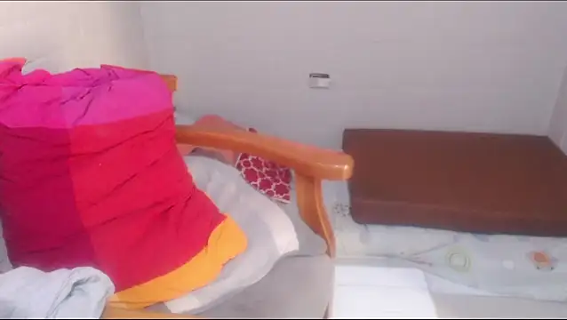 rose-crystal online show from March 13, 2026, 10:05 pm