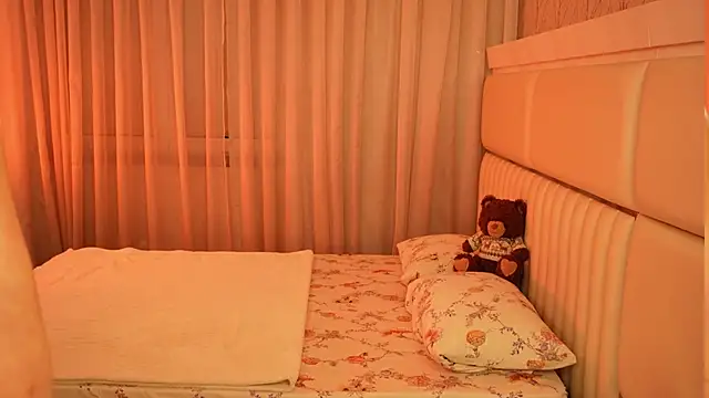 Snapshot of LiaGotti chatting on May 14, 2026, 6:58 pm LiaGotti online show from May 14, 2026, 6:58 pm