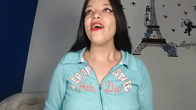 Snapshot of IVONNE_SEX chatting on October 3, 2025, 9:45 pm IVONNE SEX online show from October 3, 2025, 9:45 pm