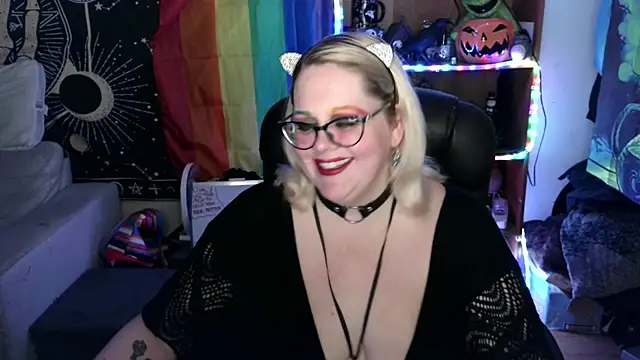 Snapshot of Kinky_Witch chatting on June 19, 2026, 6:01 pm Kinky Witch online show from June 19, 2026, 6:01 pm