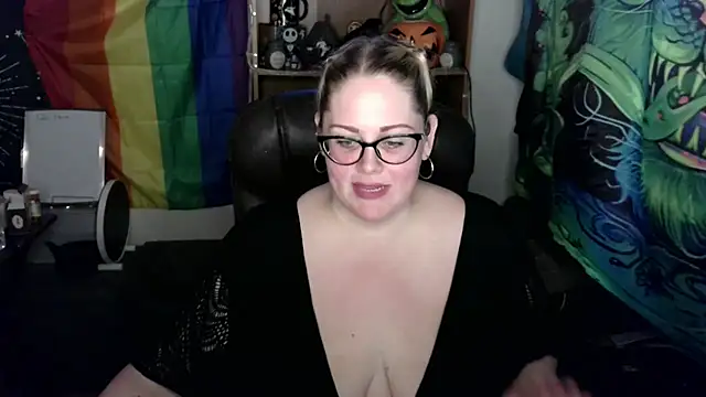 Snapshot of Kinky_Witch chatting on July 8, 2026, 12:04 am Kinky Witch online show from July 8, 2026, 12:04 am
