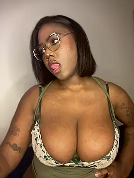 Alexia 24 online show from June 16, 2026, 4:15 am