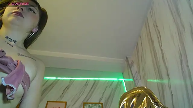 Snapshot of madelen_b chatting on September 22, 2025, 7:49 pm madelen b online show from September 22, 2025, 7:49 pm