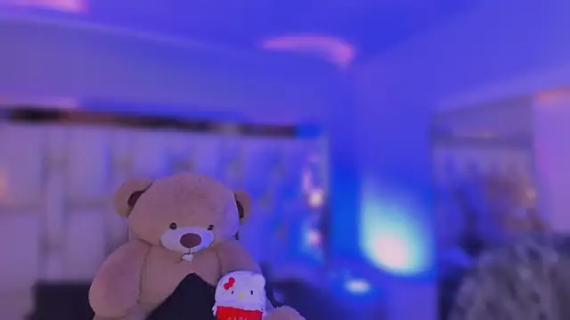 Snapshot of revenmiller_ chatting on February 14, 2026, 7:21 pm revenmiller online show from February 14, 2026, 7:21 pm