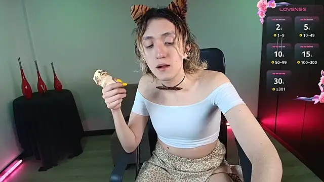 Snapshot of Axel-xoxo chatting on October 18, 2025, 1:41 am Axel-xoxo online show from October 18, 2025, 1:41 am