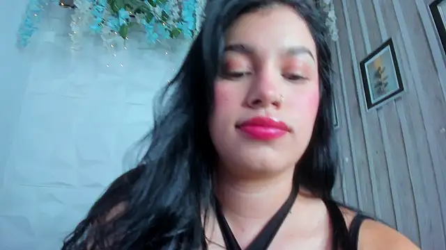 zarahcoxx online show from September 12, 2025, 2:22 am