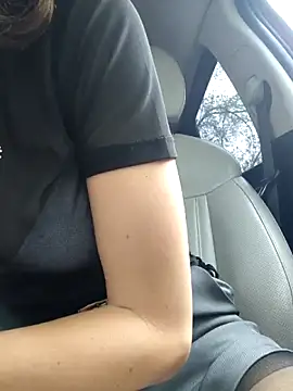 YOURLIKAA online show from April 17, 2026, 6:38 am