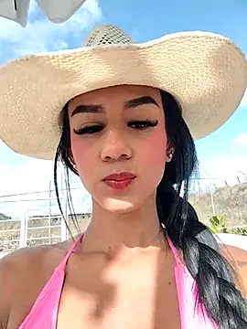 Juliana Xander online show from December 16, 2025, 2:11 pm