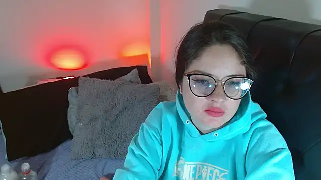 Snapshot of KrystalAdams chatting on October 9, 2025, 9:57 pm KrystalAdams online show from October 9, 2025, 9:57 pm