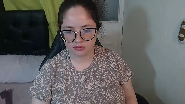 KrystalAdams online show from April 10, 2026, 1:27 pm