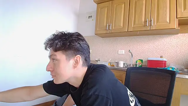 Aria Arthur online show from October 15, 2025, 12:27 pm