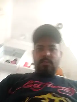 jfgustavo001 online show from January 7, 2026, 3:25 pm