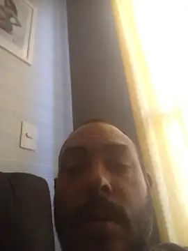 jfgustavo001 online show from March 23, 2026, 12:31 pm