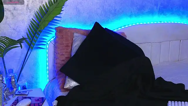 Snapshot of Aelorya chatting on October 24, 2025, 8:05 pm Aelorya online show from October 24, 2025, 8:05 pm