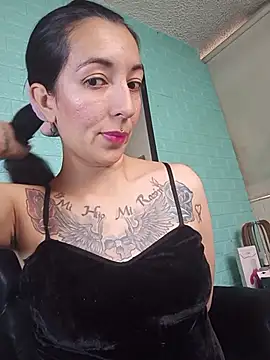 SALOME KORLAND online show from November 22, 2025, 3:22 pm