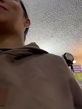 Snapshot of SALOME_KORLAND chatting on February 18, 2026, 7:21 pm SALOME KORLAND online show from February 18, 2026, 7:21 pm