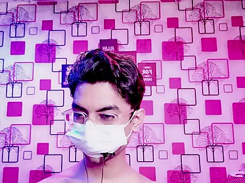 ChiseledCharm online show from September 30, 2025, 5:29 pm