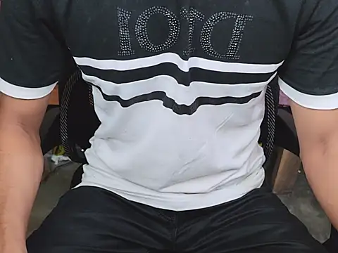 ChiseledCharm online show from October 4, 2025, 2:59 pm