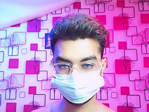 ChiseledCharm online show from November 7, 2025, 10:32 pm