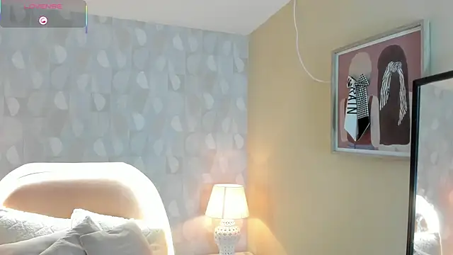 isabella milf  online show from October 30, 2025, 7:03 pm