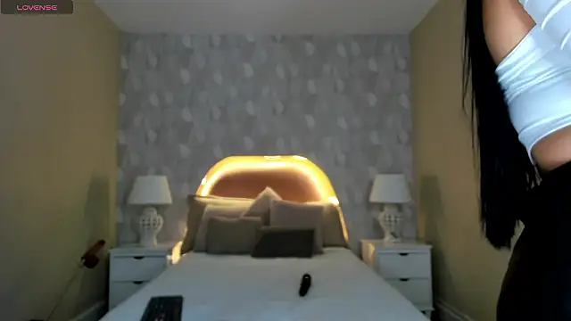 Snapshot of isabella_milf_ chatting on March 1, 2026, 12:18 pm isabella milf online show from March 1, 2026, 12:18 pm