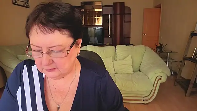 Margo Moll online show from February 19, 2026, 12:12 pm