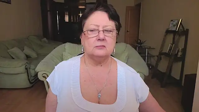 Margo Moll online show from March 12, 2026, 7:47 am