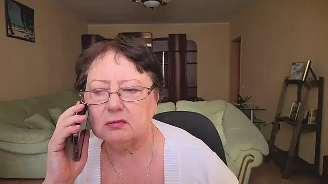 Margo Moll online show from March 15, 2026, 8:31 am