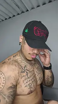 Snapshot of David_tatto1 chatting on May 28, 2026, 10:07 pm David tatto1 online show from May 28, 2026, 10:07 pm