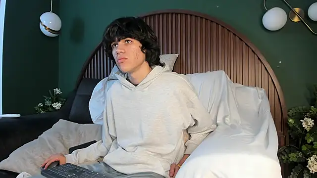 Diamond twink online show from July 15, 2026, 5:34 am