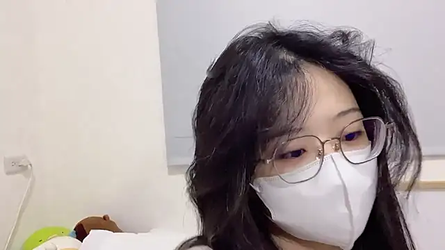 LHeart online show from October 1, 2025, 2:12 pm