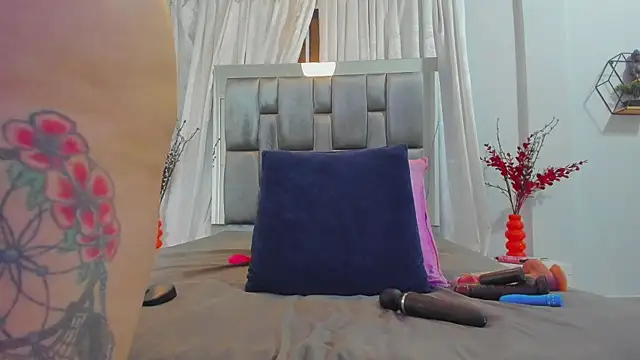 milfhorny 69 online show from January 17, 2026, 11:37 am