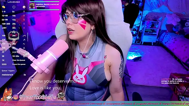 Snapshot of AlyssaRomanova chatting on September 29, 2025, 2:27 am AlyssaRomanova online show from September 29, 2025, 2:27 am