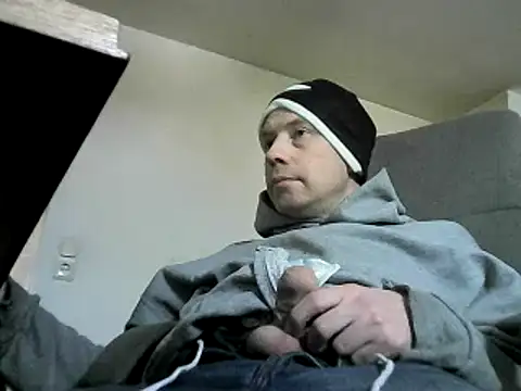 skateboy78 online show from January 3, 2025, 12:30 pm