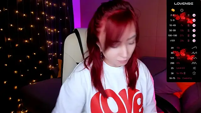 deboramoore online show from December 15, 2025, 2:16 am