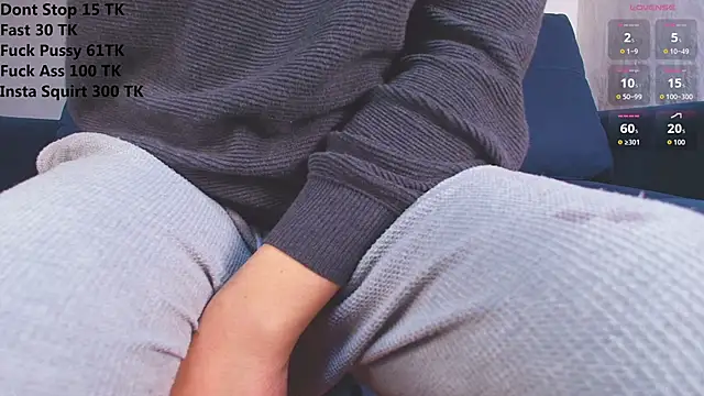 Snapshot of couplelove543 chatting on September 22, 2025, 12:51 pm couplelove543 online show from September 22, 2025, 12:51 pm