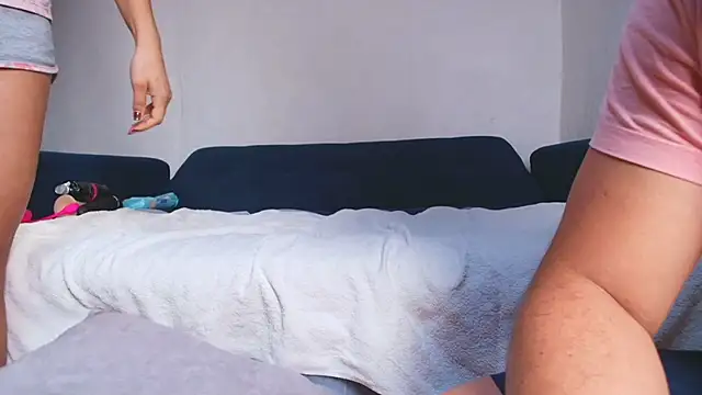 Snapshot of couplelove543 chatting on September 27, 2025, 1:05 pm couplelove543 online show from September 27, 2025, 1:05 pm