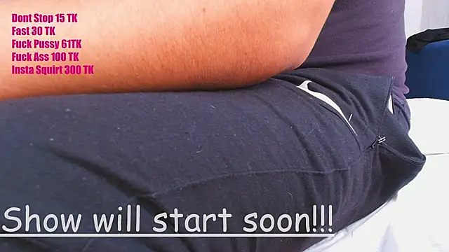 Snapshot of couplelove543 chatting on October 17, 2025, 2:19 pm couplelove543 online show from October 17, 2025, 2:19 pm