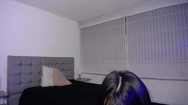 Stephany Rodriguez online show from October 18, 2025, 3:02 pm