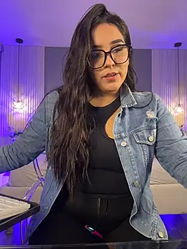KatlynRous online show from June 20, 2026, 7:05 pm